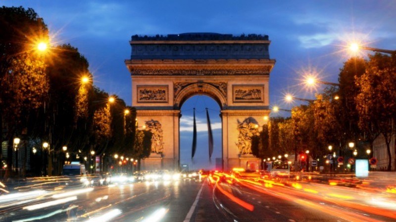 Paris, Bruxelles og Reims